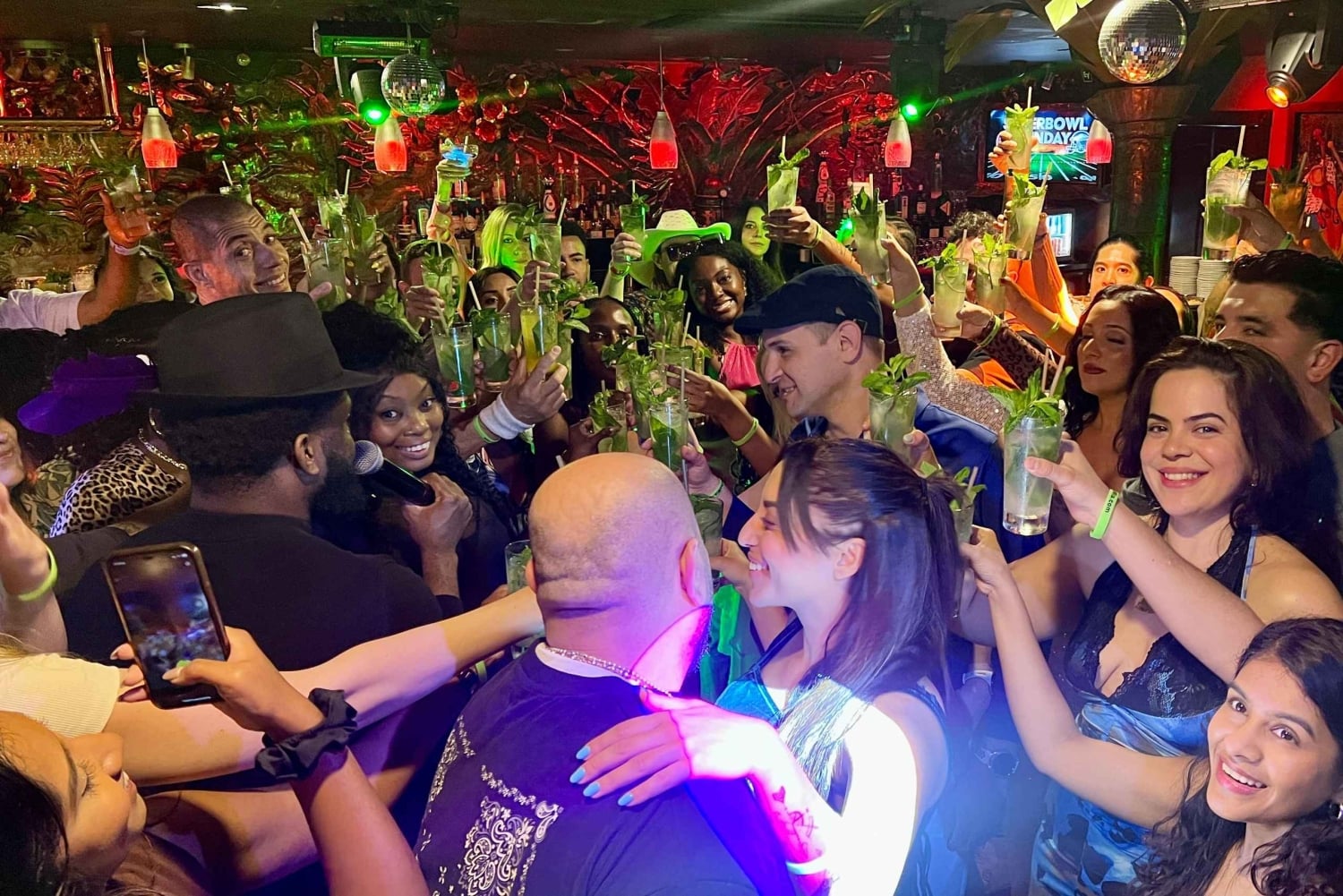 Mango's Miami: clases de salsa, mojitos, picoteo y música en vivo