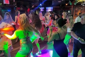 Mango's Miami: clases de salsa, mojitos, picoteo y música en vivo