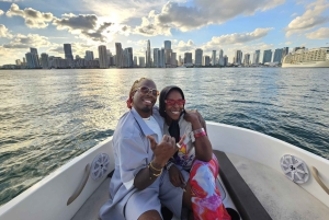 Miami: crociera in barca di 2 ore con musica (porta le tue bevande)