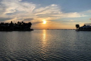 Miami : Croisière de 2 heures au coucher du soleil pour 4 personnes maximum.