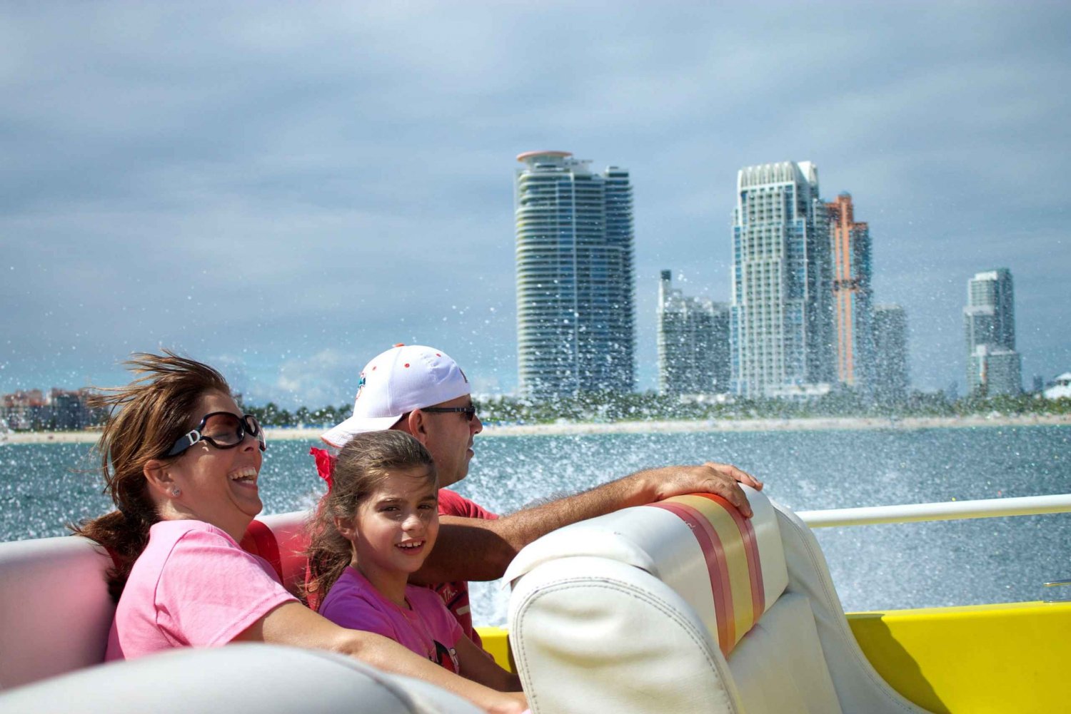Miami: 5 Hour City Tour and Speedboat Ride with Pickup