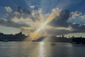 Miami: 90 minutters solnedgangskrydstogt med Mojito-bar om bord
