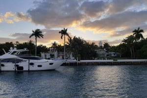 Miami: 90-minuten boottocht bij zonsondergang met de Mojito Bar aan boord