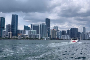 Miami Bay: Boat Rental for up to 6 People