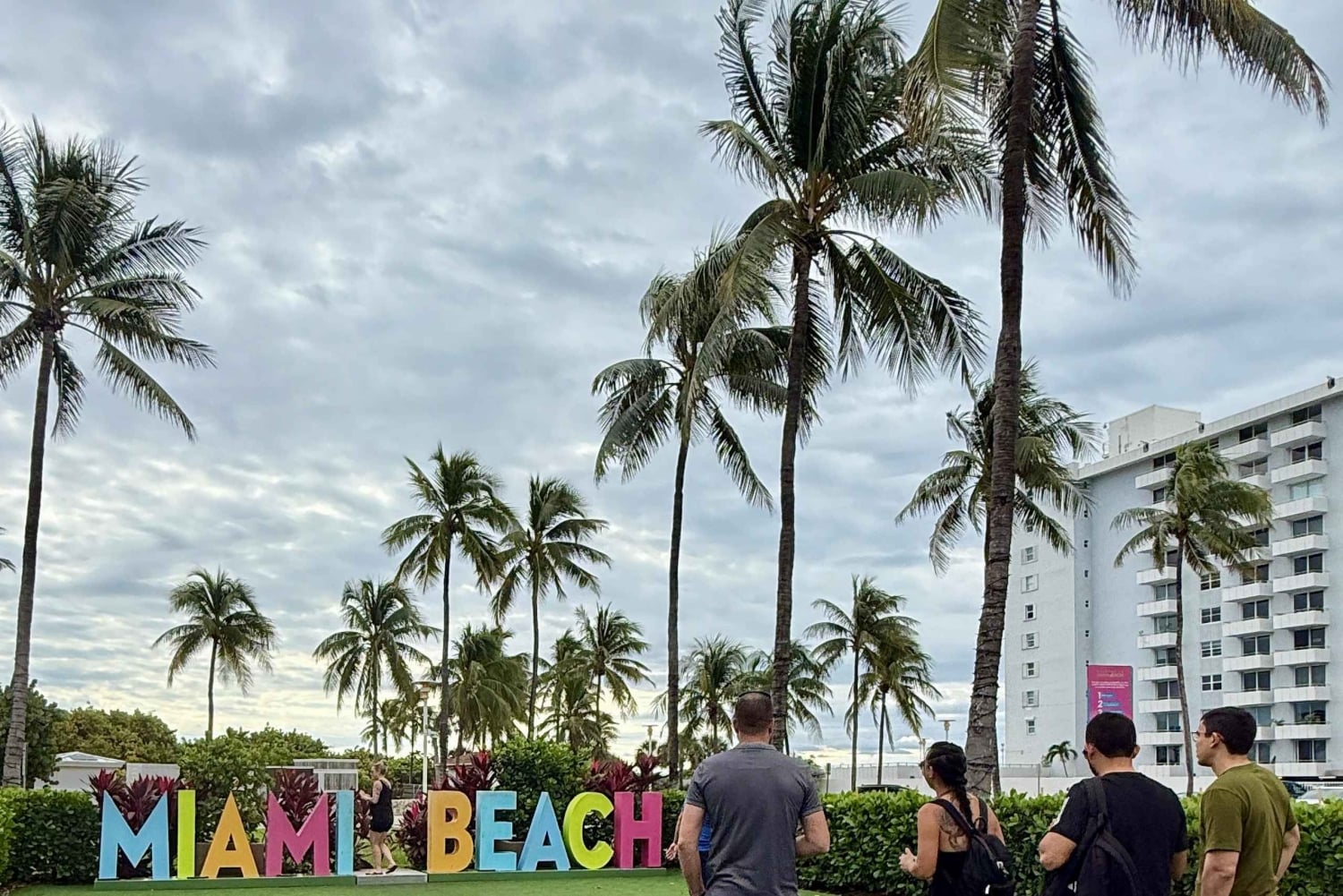 Miami Beach: tour a pie por el art déco y celebración al atardecer
