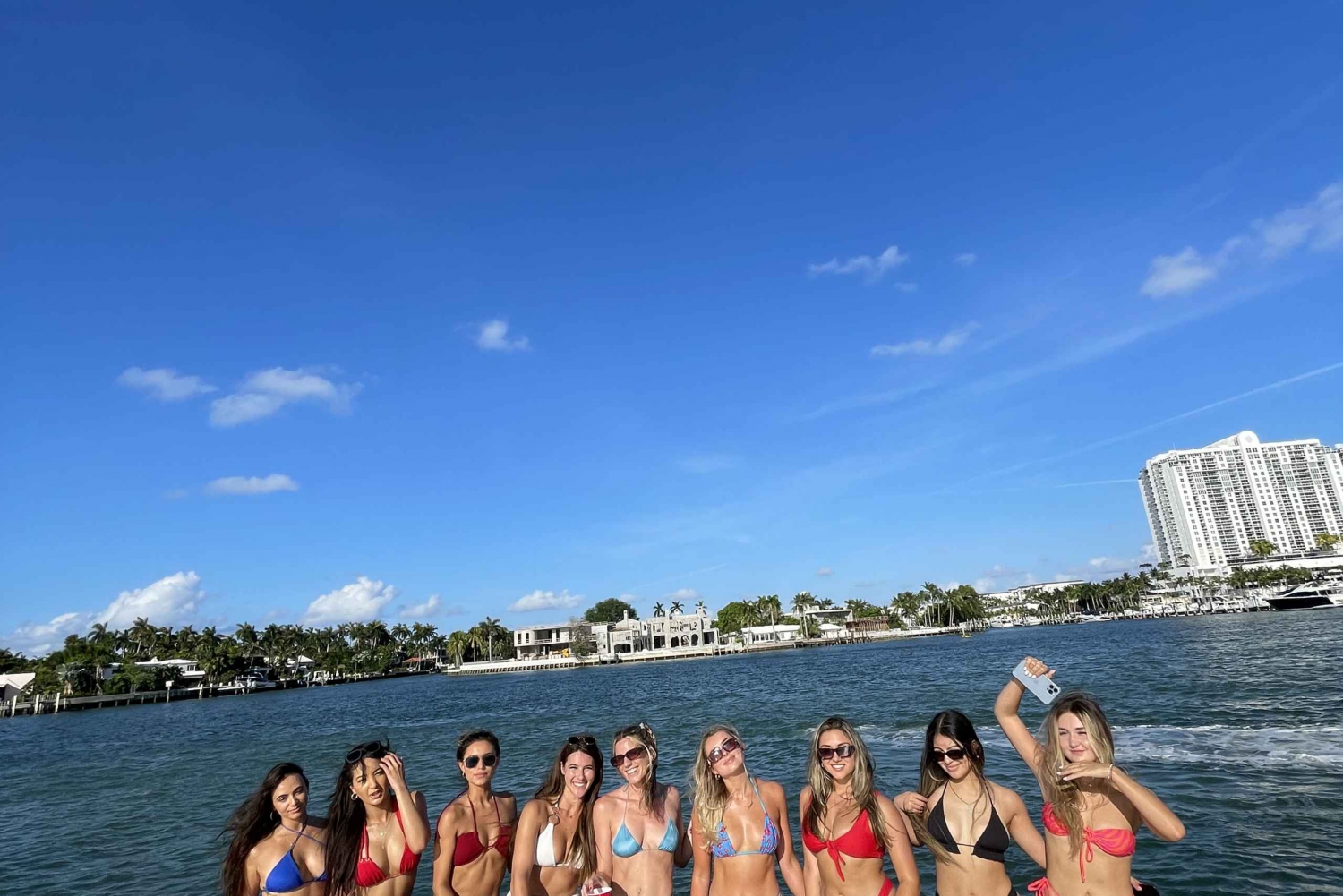 Miami Beach: Yacht Cruise with Swim Stop