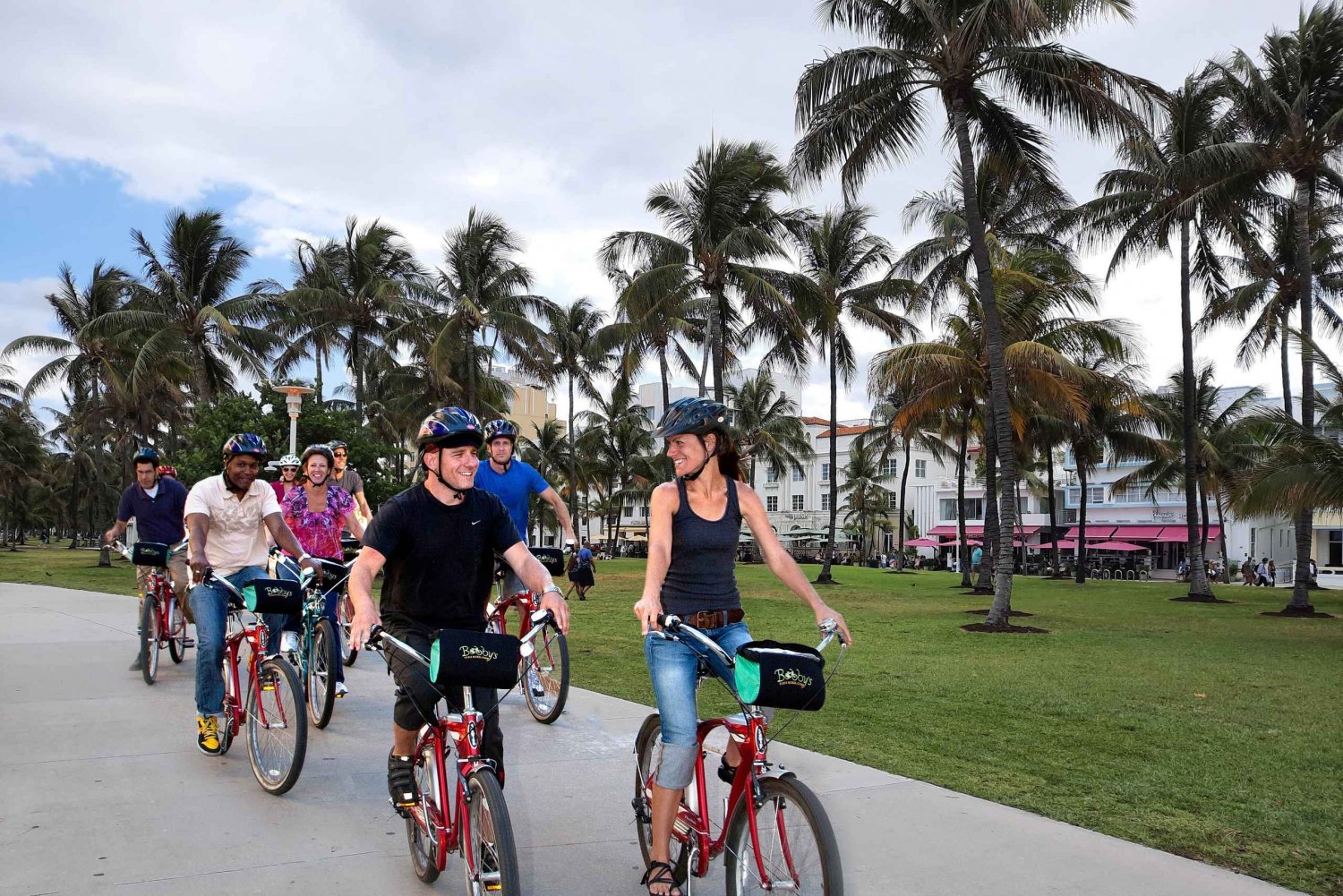 Miami Beach: Guided Bike Tour with Food Tasting (Adults)