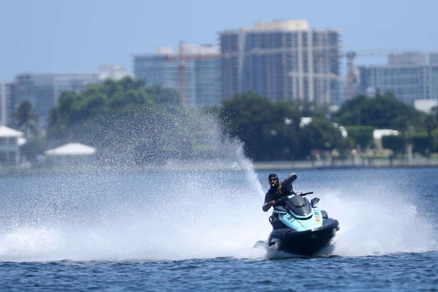 Miami Beach: ¡Aventura en moto acuática con paseo en barco gratis!