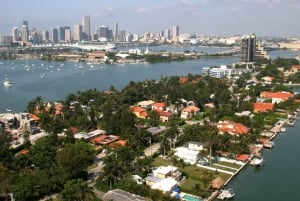 Miami Beach: Luxury Plane Tour with Champagne Private for 2