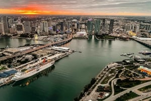 Miami Beach: Tour aéreo privado Night Lights - Champán gratis