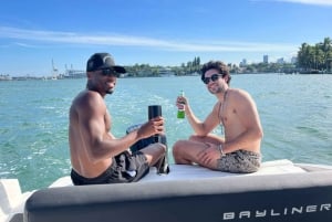 Miami Beach: Private Boat Tour with Captain