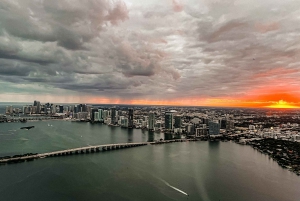 Miami Beach: Tour privato in aereo con luci notturne - Champagne gratuito