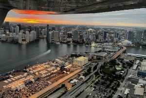 Miami Beach: Privat romantisk solnedgångsflygning med champagne