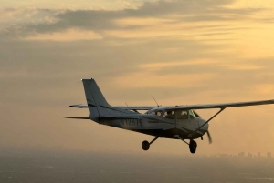 Miami Beach: Private Romantic Sunset Flight with Champagne