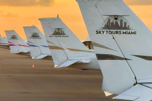 Miami Beach: Private Romantic Sunset Flight with Champagne