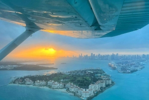 Miami Beach: Private Romantic Sunset Flight with Champagne