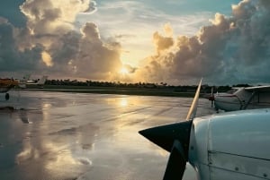 Miami Beach: Private Romantic Sunset Flight with Champagne