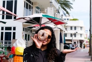 Miami Beach: South Beach and Ocean Drive Donut Tour