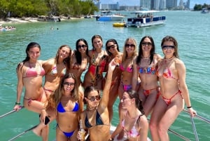 Miami Beach: Yachtkrydstogt med svømmestop