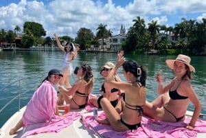 Miami Beach: Yachtcruise med svømmestopp