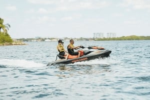 Miami: Alquiler de motos acuáticas en la Bahía de Biscayne y paseo en barco gratis