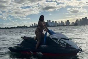 Miami: Alquiler de motos acuáticas en la Bahía de Biscayne y paseo en barco gratis
