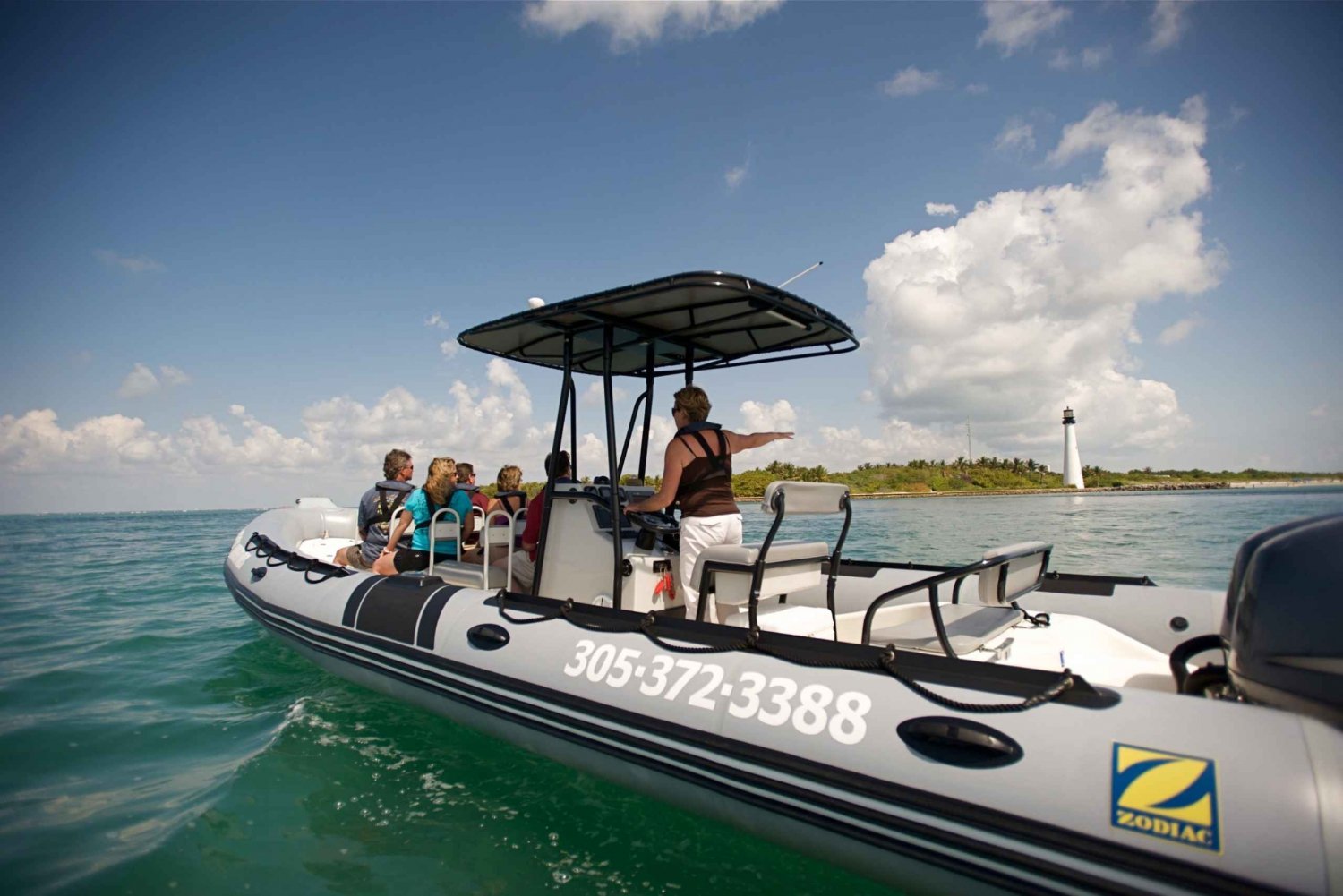 Miami: Biscayne Bay Small-Group Sightseeing Boat Tour