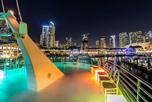 Miami: Boat Party with an Open Bar and Live DJ