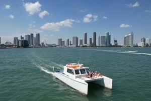 Miami: Fiesta diurna en barco con moto acuática, bebidas, música y tubing