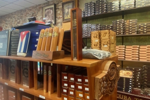 Miami: Calle Ocho Coffee and Cigar Walking Tour with Cruise