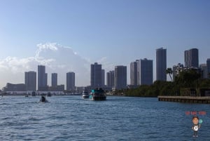 Miami: Boat Tour with Drinks, Music, Tubing, and Jet Skis