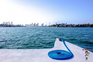 Miami: Boat Tour with Drinks, Music, Tubing, and Jet Skis
