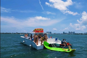 Miami: Katamarancruise med vannsportpakke og fest