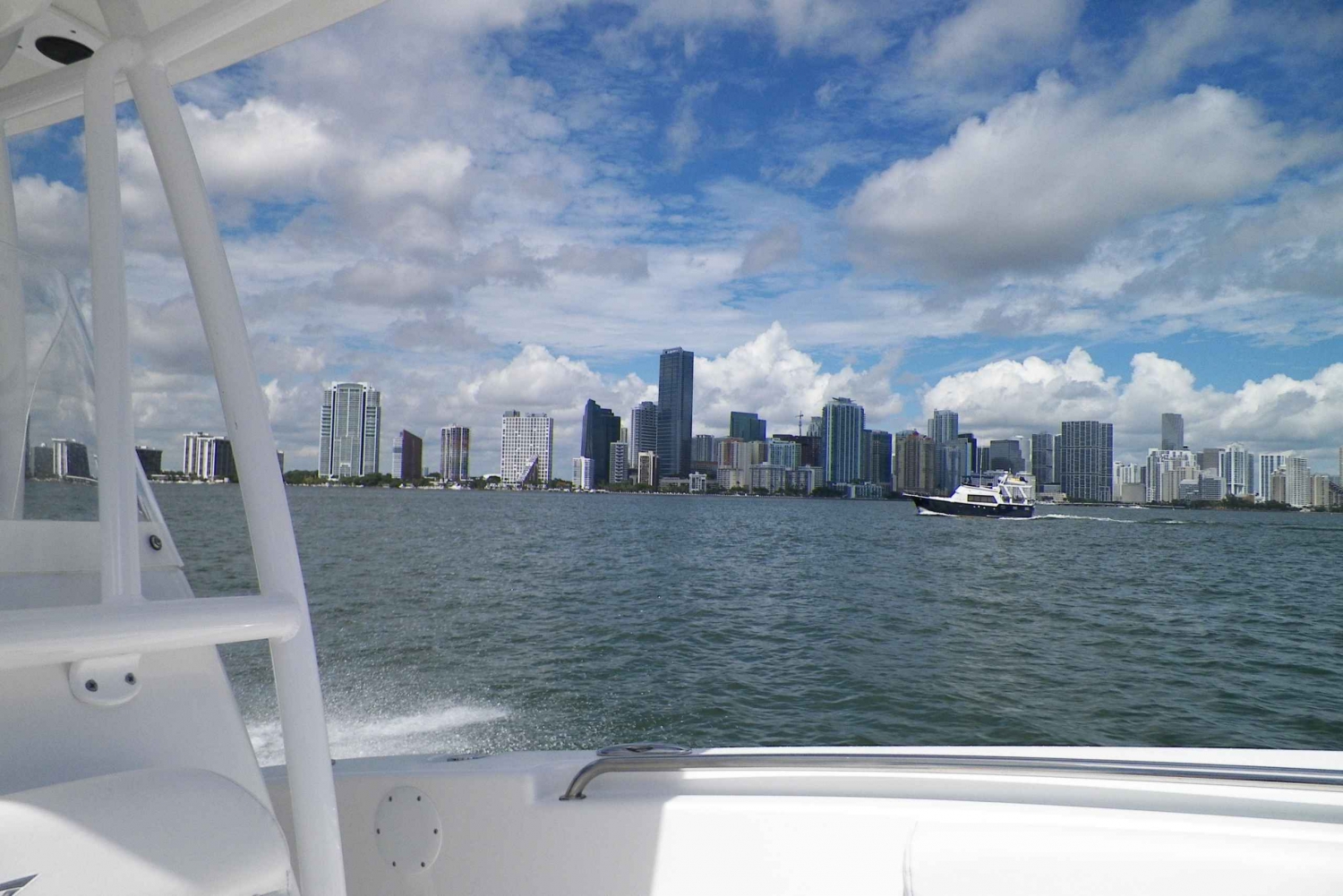 Miami City & Boat Tour with Bike Rental