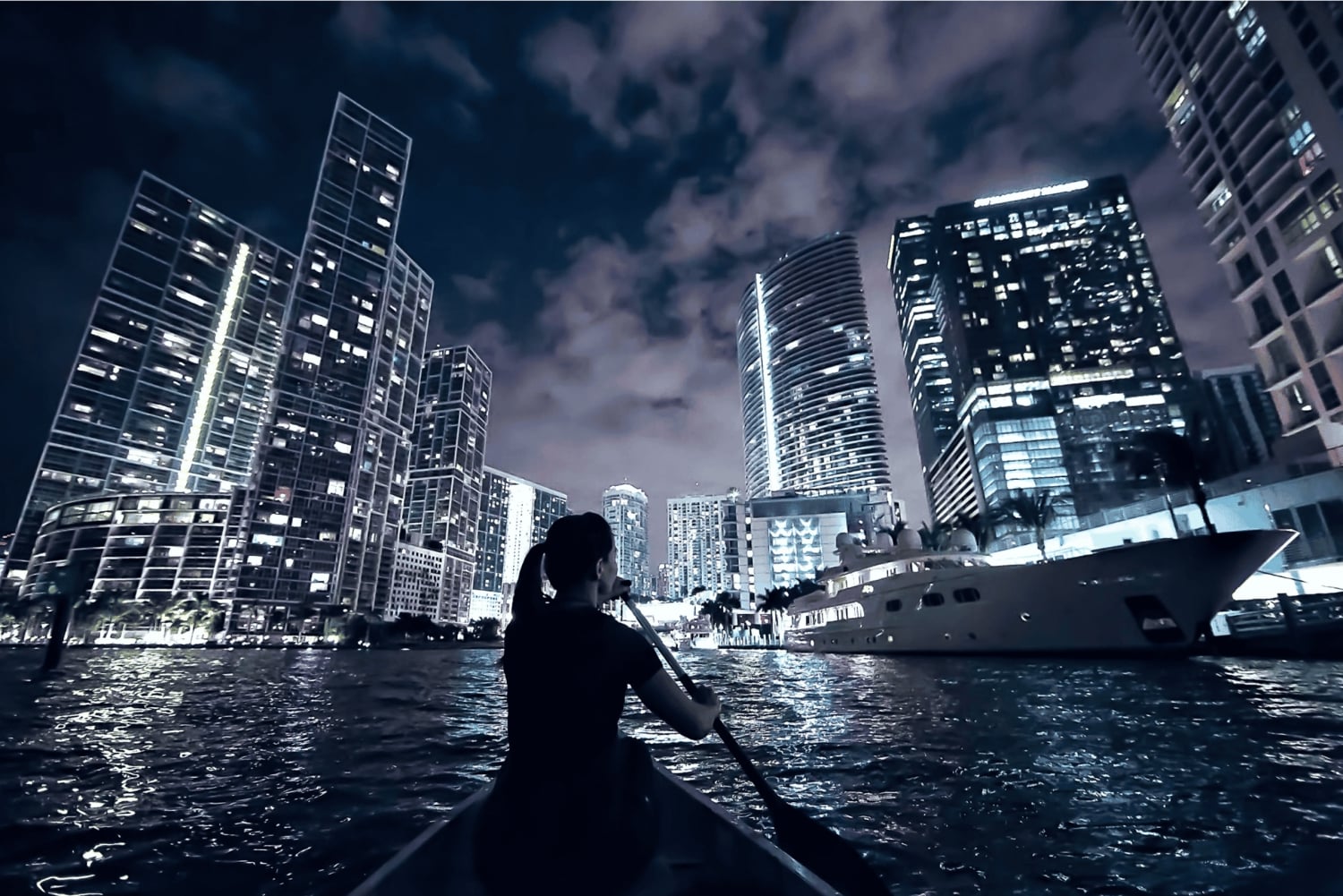 Miami: City Lights SUP o Kayak Tour nocturno
