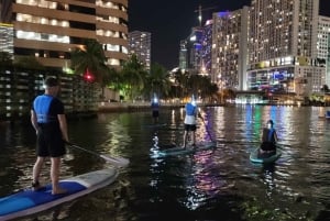 Miami: City Lights SUP o Kayak Tour nocturno