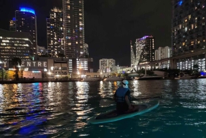 Miami: City Lights SUP o Kayak Tour nocturno