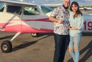 Miami : visite privée du centre-ville en avion avec boissons non alcoolisées