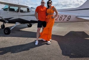 Miami: Downtown Private Airplane Tour with Soft Drinks