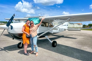 Miami : visite privée du centre-ville en avion avec boissons non alcoolisées