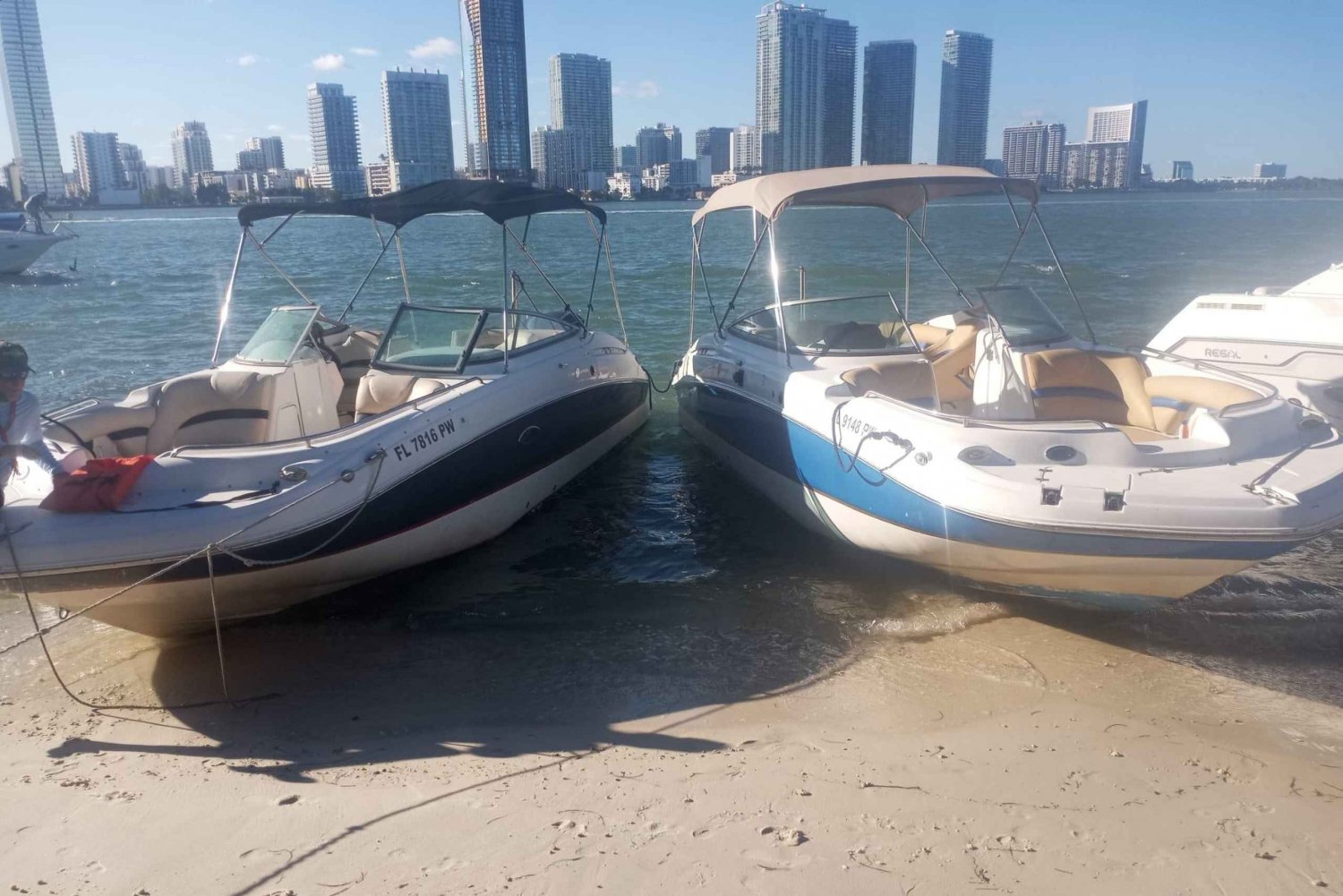 Miami: Genieße diese private Bootstour, Sundeck 24Ft.