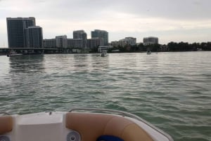 Miami: Genieße diese private Bootstour, Sundeck 24Ft.