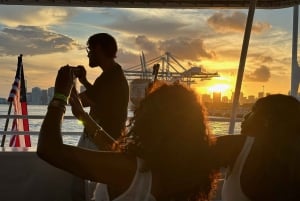 Miami Evening Sunset Cruise Millionaire Homes+Skyline Lights