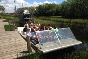 Miami: Everglades & Gators Airboat Tour with Hotel Pickup