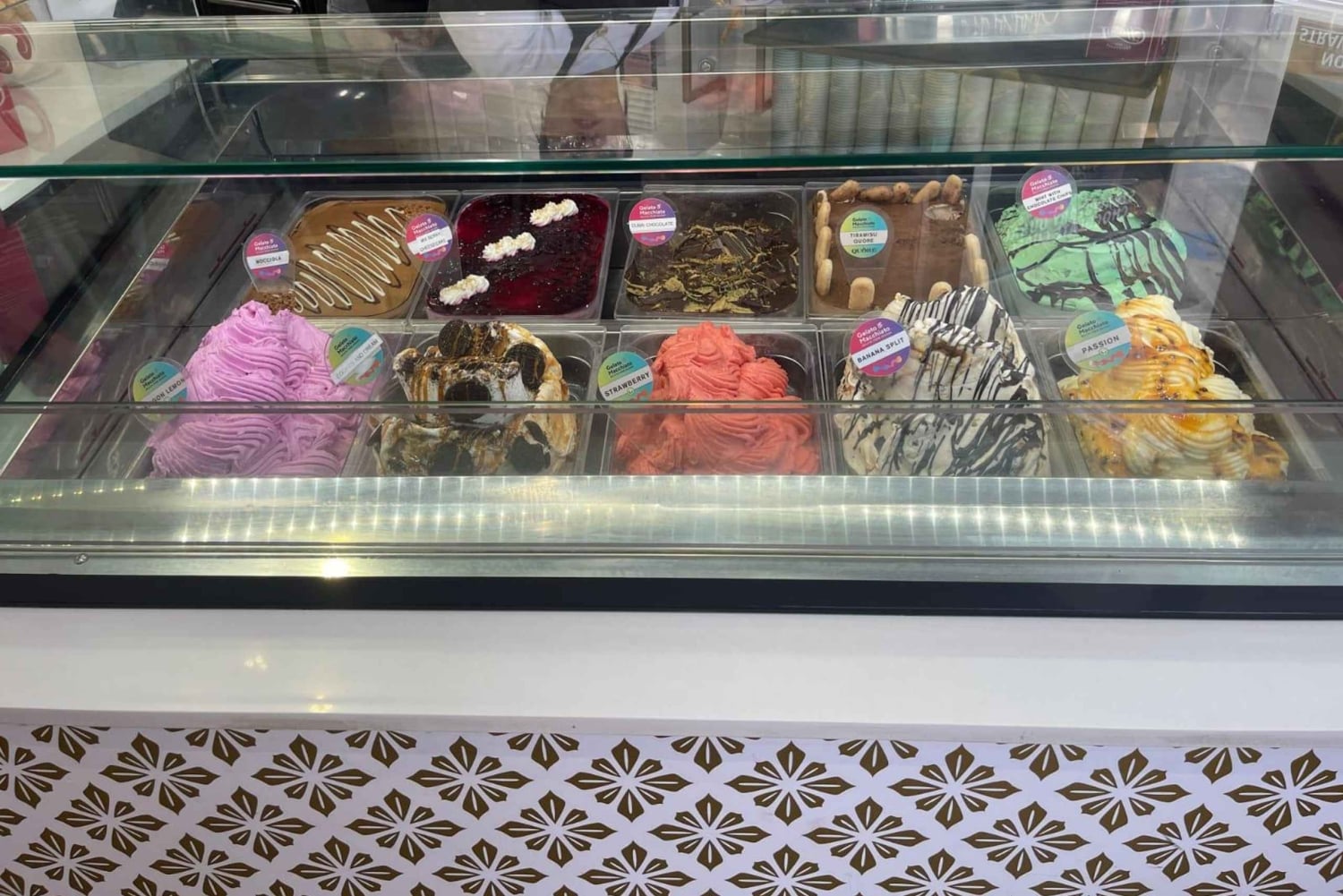 Miami: Food tour in French in a convertible Mustang or luxury SUV