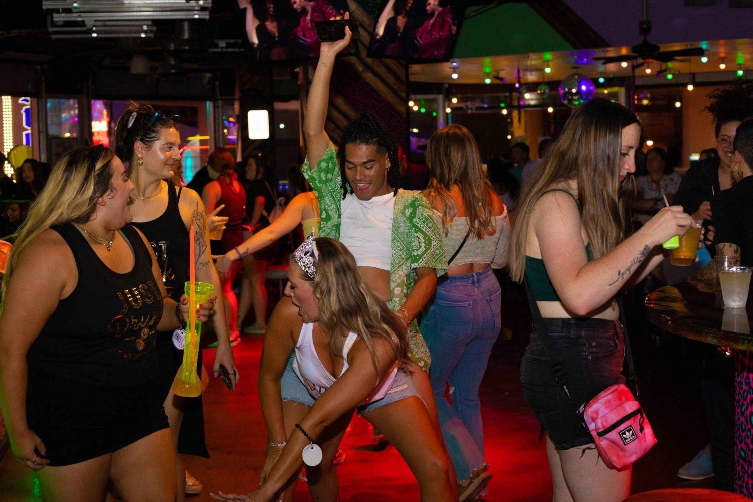 Miami: Bar Crawl guiado com descontos em bebidas e entrada no clube