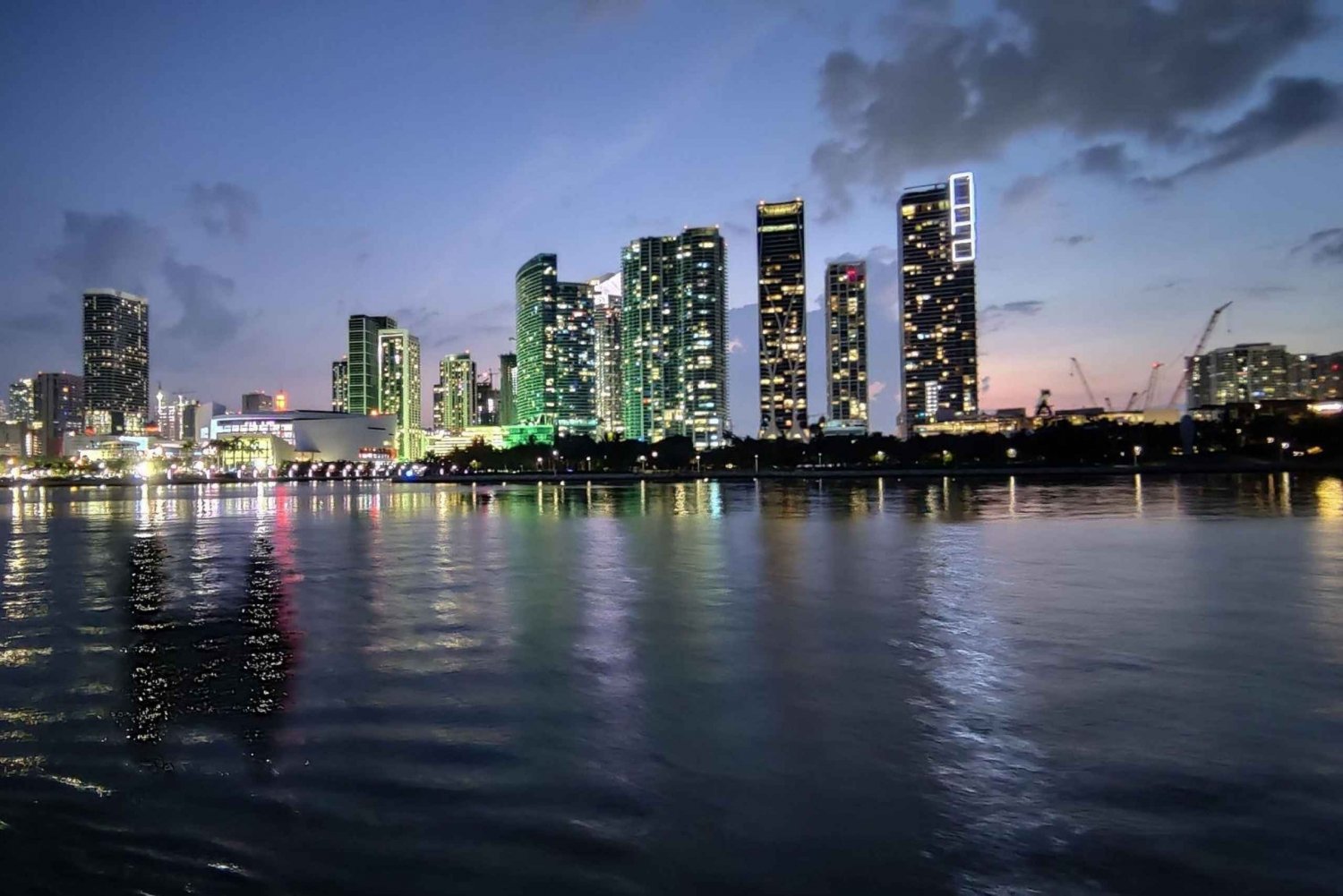 Miami: Crucero nocturno guiado por la Bahía de Biscayne