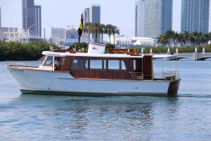 Miami: Historien om Miami Vintage Yacht Cruise