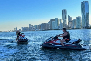 Miami: Jet Ski Abenteuer mit Bootsfahrt von Downtown