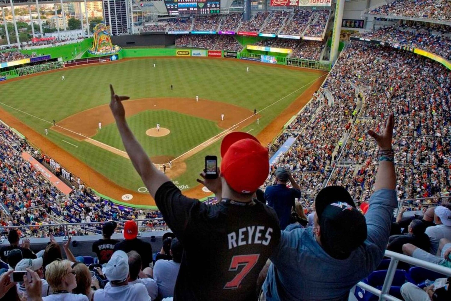 Miami: Miami Marlins Baseball Pelilippu loandepot Parkissa